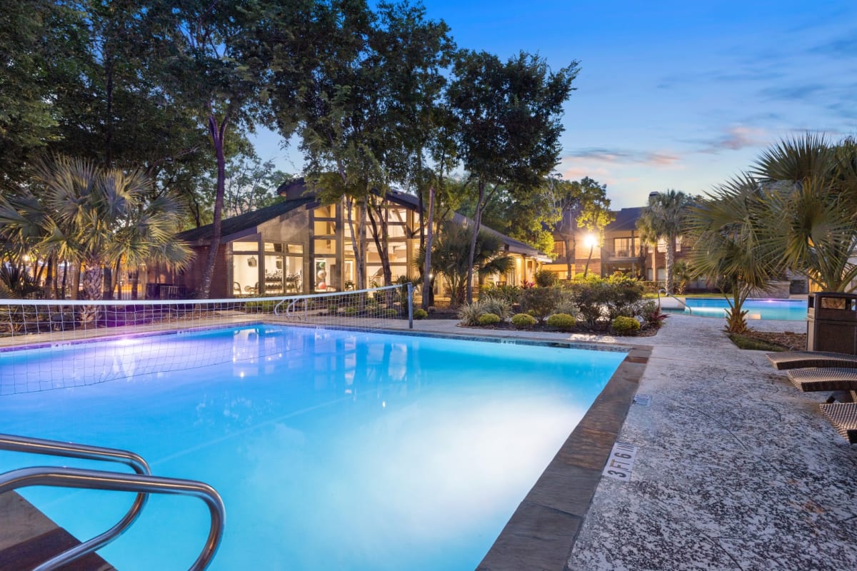 Photos Apartments Near Clear Lake, TX